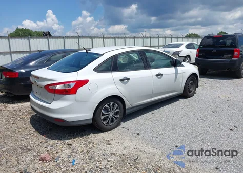 2014 Ford Focus S из США, поврежденный, VIN 1FADP3E28EL181062
